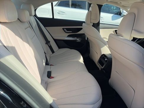 Used 2025 Mercedes-Benz E 350 Sedan image 8