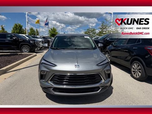 Used 2025 Buick Encore GX Preferred FWD image 2