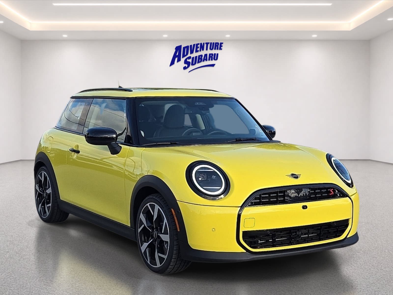 Used 2025 MINI Cooper S FWD image 1