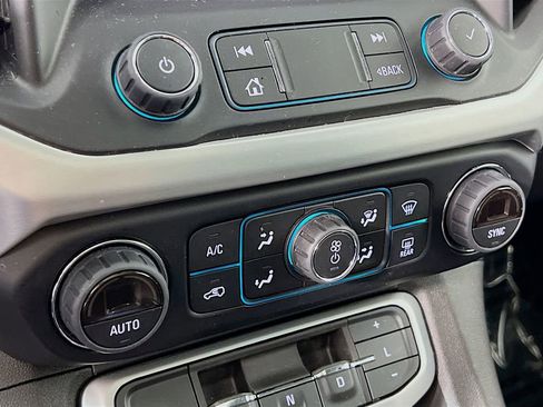 Certified 2021 GMC Acadia SLT w/ Trailering Package image 15