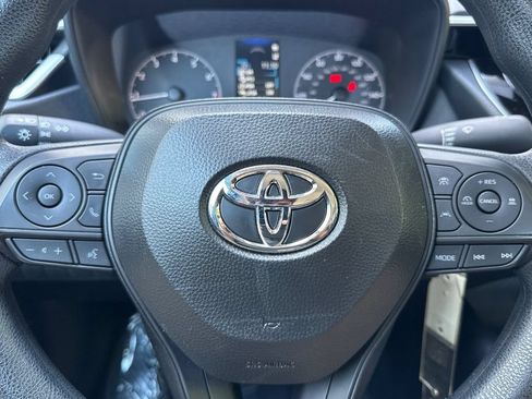 Used 2025 Toyota Corolla LE FWD image 21