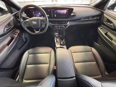 Used 2025 Buick Envista Sport Touring image 32