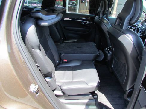 Used 2017 Volvo XC90 T6 Momentum w/ Vision Package AWD/4WD image 15