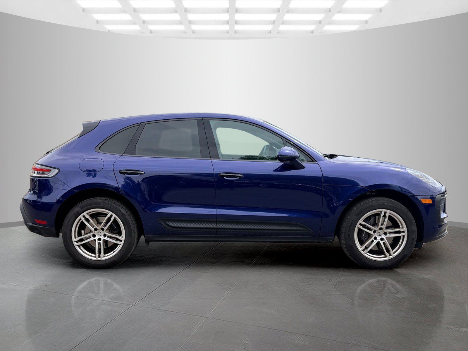 Used 2023 Porsche Macan Turbo AWD/4WD image 4