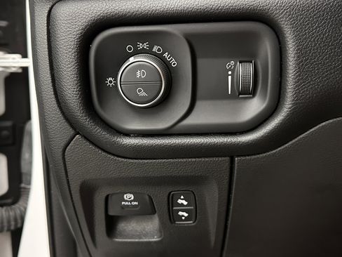 Used 2022 RAM 1500 Big Horn AWD/4WD image 21
