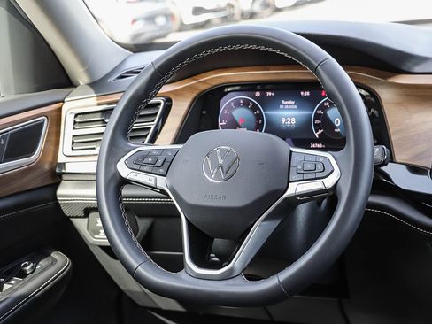 Used 2024 Volkswagen Atlas SE FWD image 17