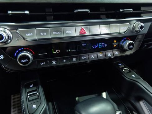 Used 2025 Kia Telluride SX X-Line AWD/4WD image 19