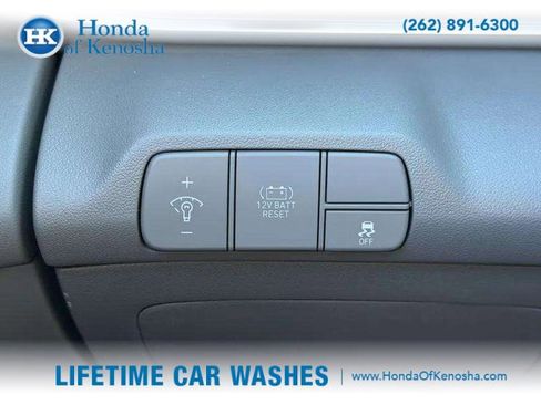 Used 2024 Hyundai Elantra Blue image 19