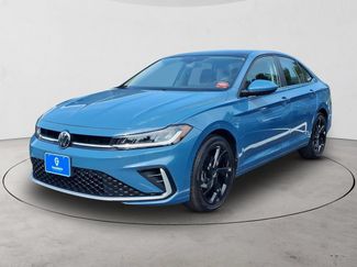 Used 2025 Volkswagen Jetta SE FWD video 1