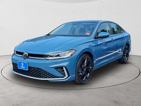 Used 2025 Volkswagen Jetta SE FWD image 1