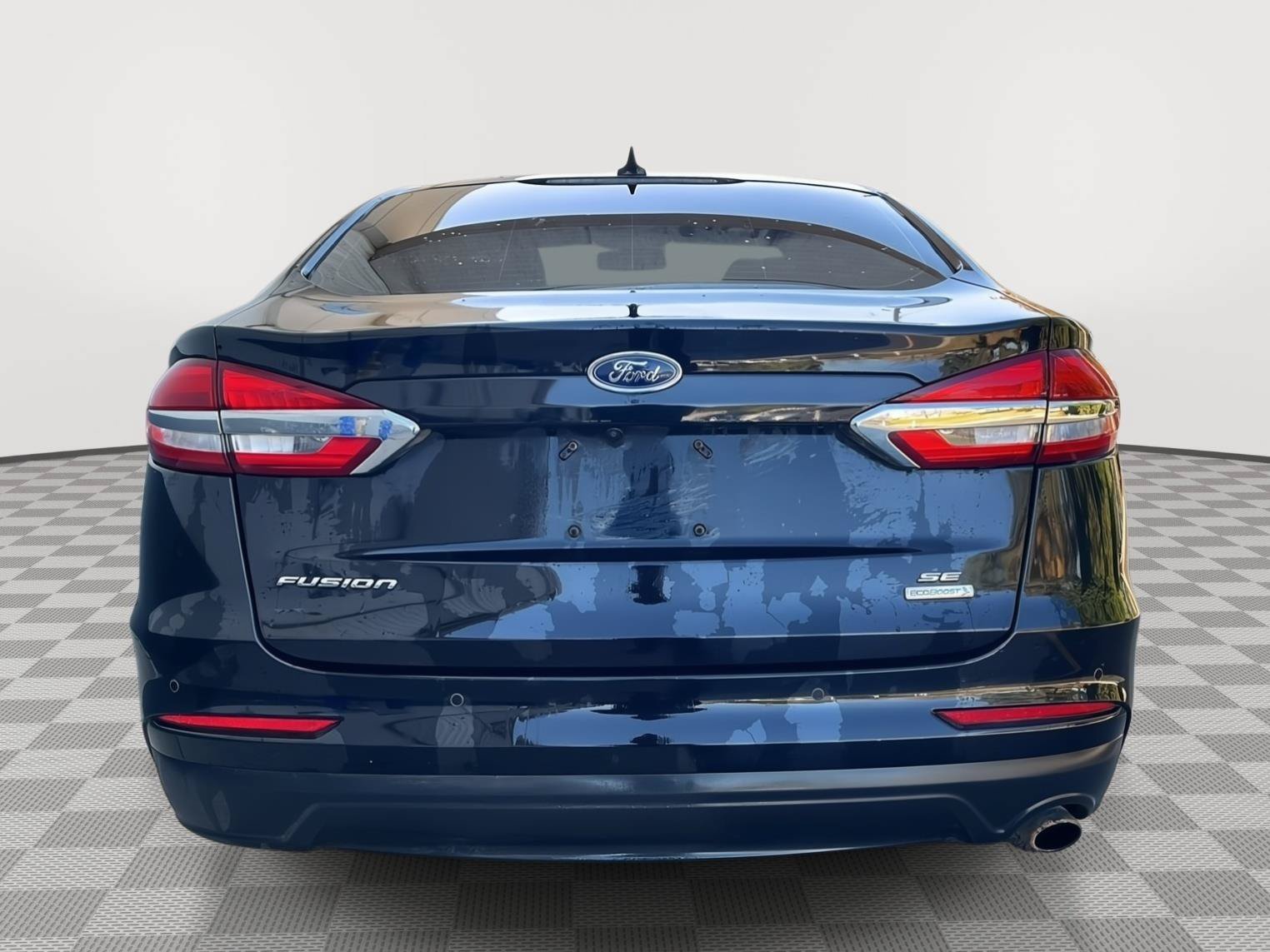Used 2020 Ford Fusion SE FWD image 28