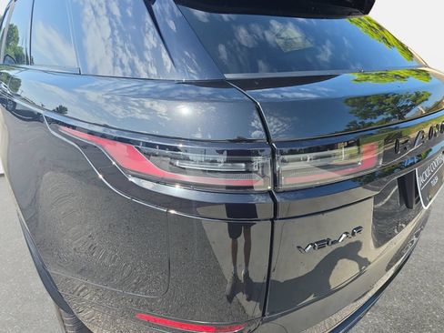 Used 2025 Land Rover Range Rover Velar Dynamic SE AWD/4WD image 33