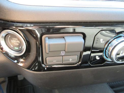 New 2026 GMC Sierra 1500 SLE w/ Max Trailering Package AWD/4WD image 21