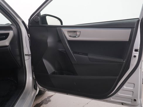 Used 2015 Toyota Corolla LE FWD image 9