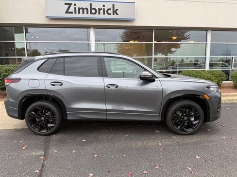 New 2026 Volkswagen Tiguan SE R-Line image 2