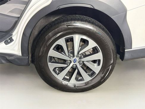 Used 2023 Subaru Outback Premium AWD/4WD image 35