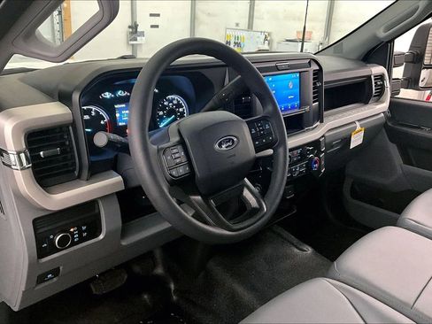 New 2026 Ford F250 XL w/ F-250 >10K GVWR Package image 12