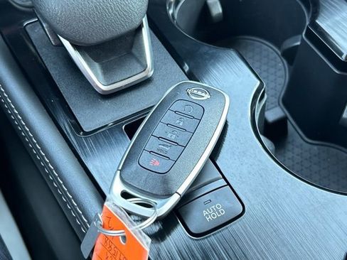 Used 2023 Nissan Rogue SL image 47