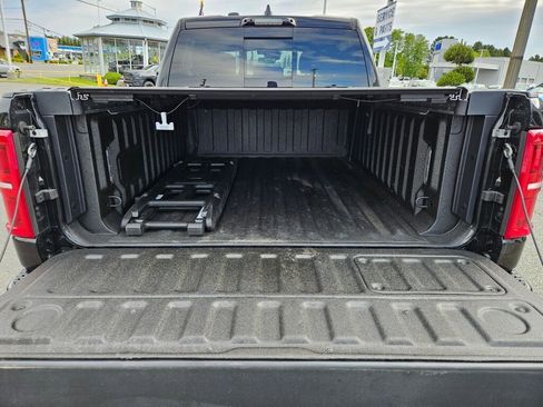 Used 2025 RAM 1500 Limited AWD/4WD image 12