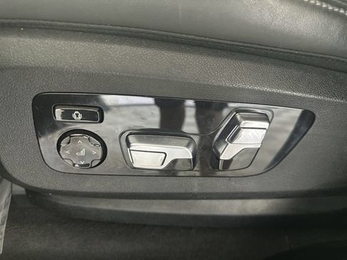 Used 2022 BMW X5 xDrive40i w/ Premium Package AWD/4WD image 12