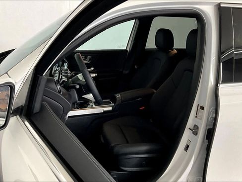 New 2026 Mercedes-Benz GLB 250 4MATIC image 14