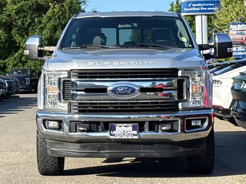 Used 2017 Ford F250 XLT w/ XLT Premium Package AWD/4WD image 9