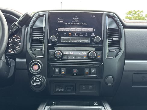 Used 2021 Nissan Titan PRO-4X w/ Pro-4x Convenience Package AWD/4WD image 30