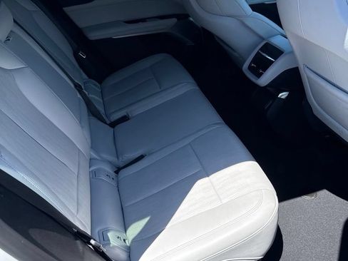 Used 2024 Cadillac Lyriq Luxury AWD/4WD image 8
