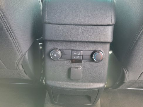 Used 2018 Ford Explorer XLT w/ Equipment Group 201A AWD/4WD image 29