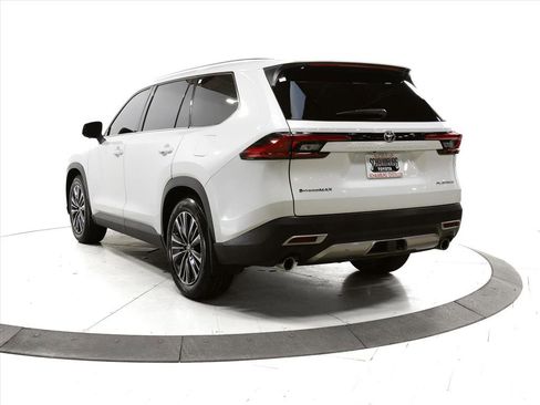 Used 2024 Toyota Grand Highlander HYBRID MAX PLATIN image 10