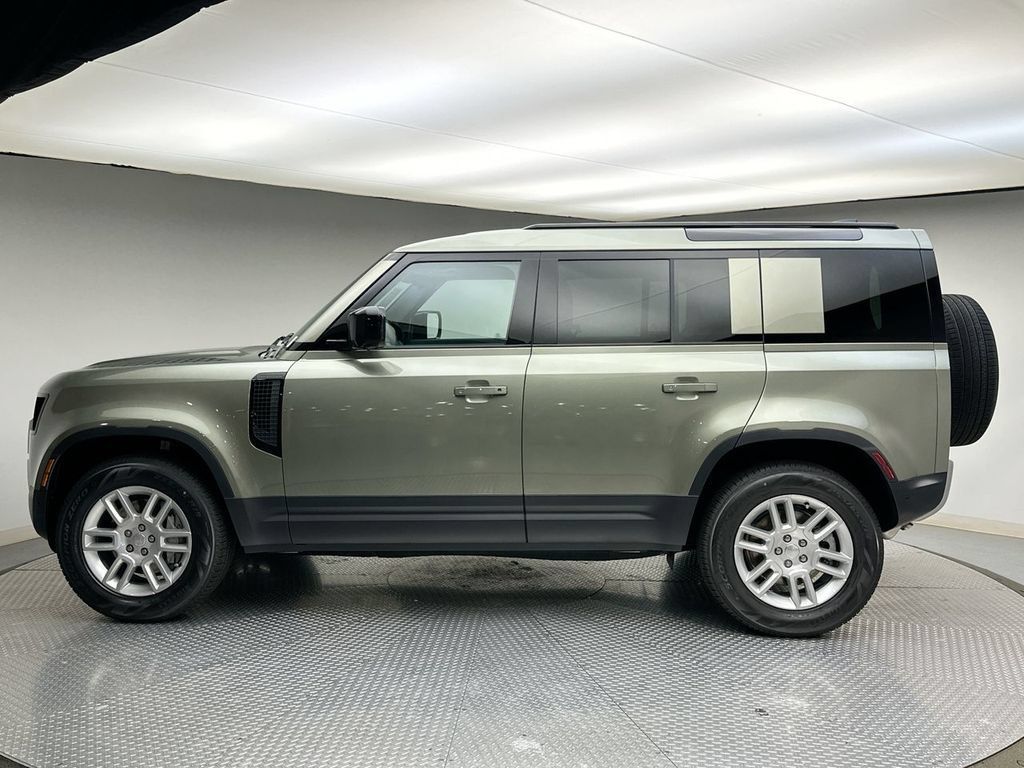 Used 2025 Land Rover Defender 110 S AWD/4WD image 2
