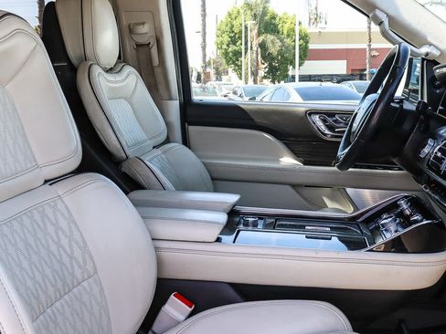 Used 2021 Lincoln Navigator L Black Label w/ Cargo Convenience Package AWD/4WD image 32