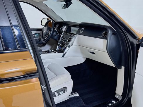 Used 2021 Rolls-Royce Cullinan image 33