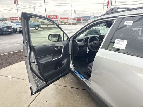 New 2025 Toyota RAV4 XLE image 10