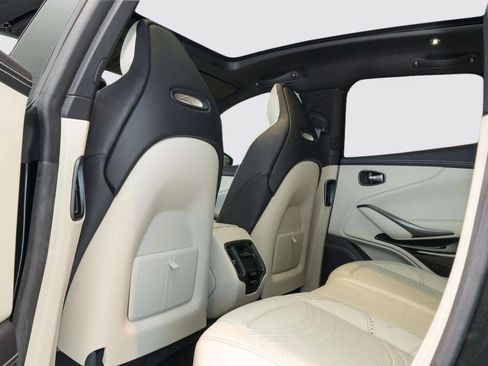 Used 2024 Aston Martin DBX AWD/4WD image 43