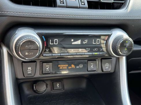 Certified 2020 Toyota RAV4 XLE Premium AWD/4WD image 5