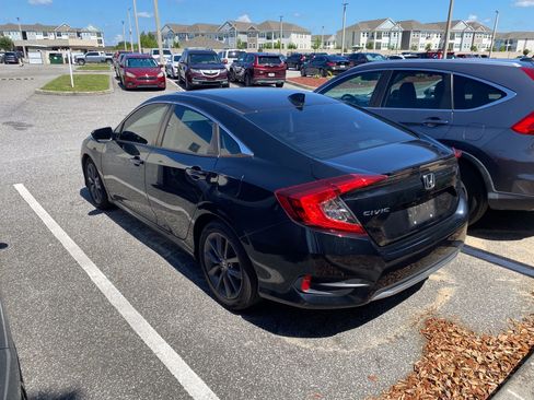 Used 2021 Honda Civic EX image 10