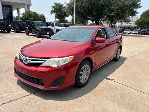 Used 2012 Toyota Camry LE FWD image 3