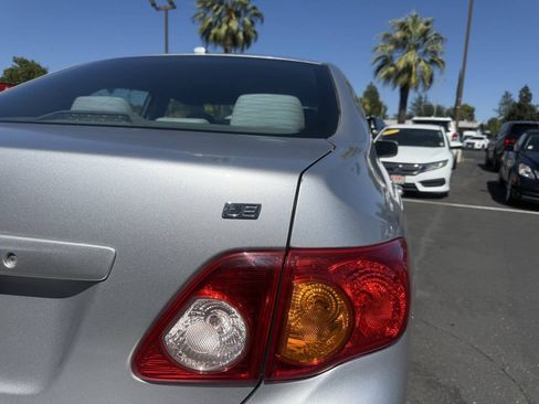 Used 2010 Toyota Corolla LE FWD image 21