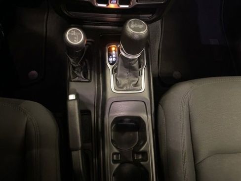 Used 2022 Jeep Wrangler Unlimited Sport AWD/4WD image 17