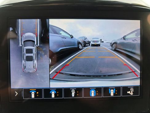 Used 2020 Chevrolet Traverse High Country AWD/4WD image 32
