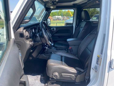Used 2021 Jeep Wrangler Unlimited Sahara AWD/4WD image 9