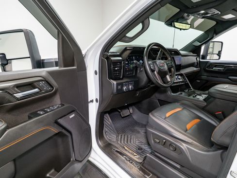 Used 2024 GMC Sierra 2500 AT4 w/ AT4 Premium Plus Package image 13
