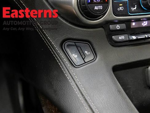 Used 2019 Chevrolet Suburban LT AWD/4WD image 21