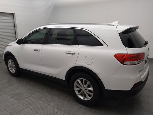 Used 2016 Kia Sorento LX w/ LX Convenience Package FWD image 3