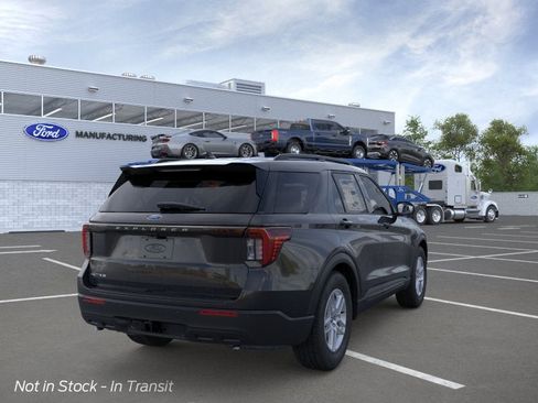 New 2026 Ford Explorer Active RWD image 8