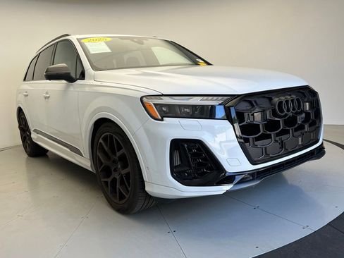 Used 2025 Audi SQ7 Prestige w/ Prestige Package AWD/4WD image 2