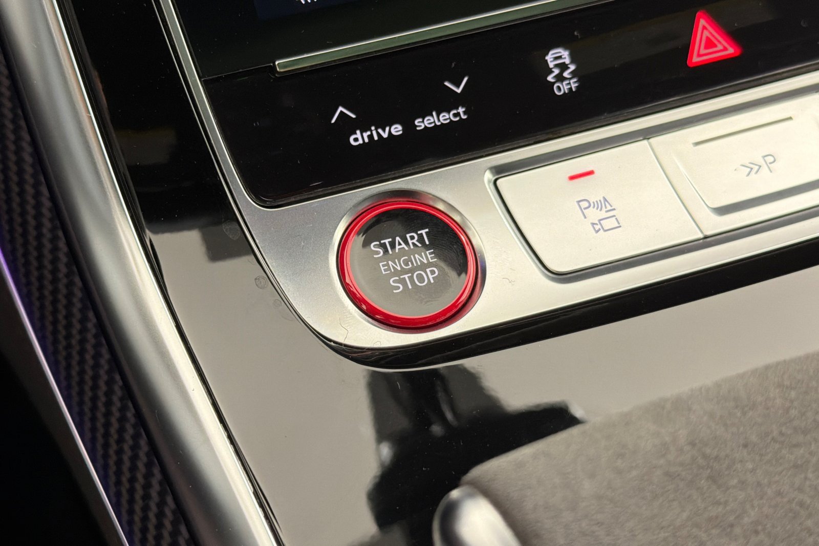 Used 2024 Audi RS Q8 AWD/4WD image 22