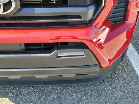 Used 2025 Toyota Tacoma SR5 image 4