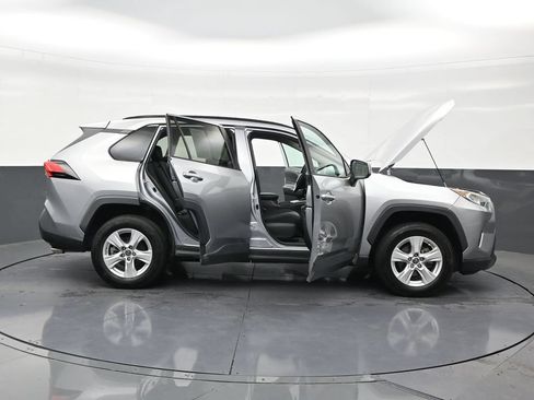 Used 2021 Toyota RAV4 XLE FWD image 29